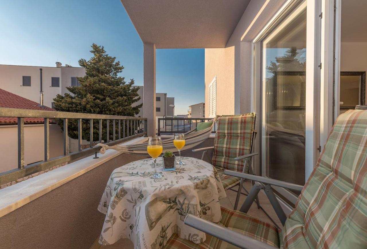 Neno Makarska Exterior foto